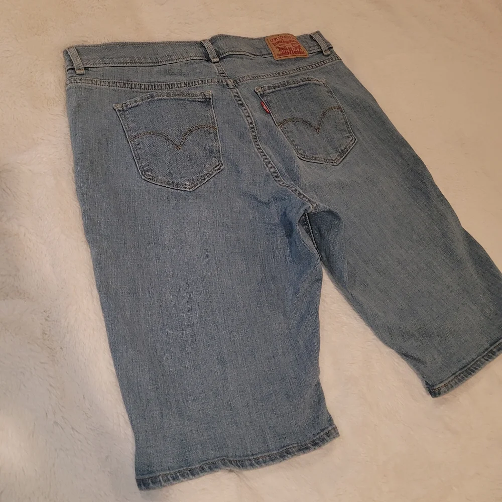 Levis levi jean